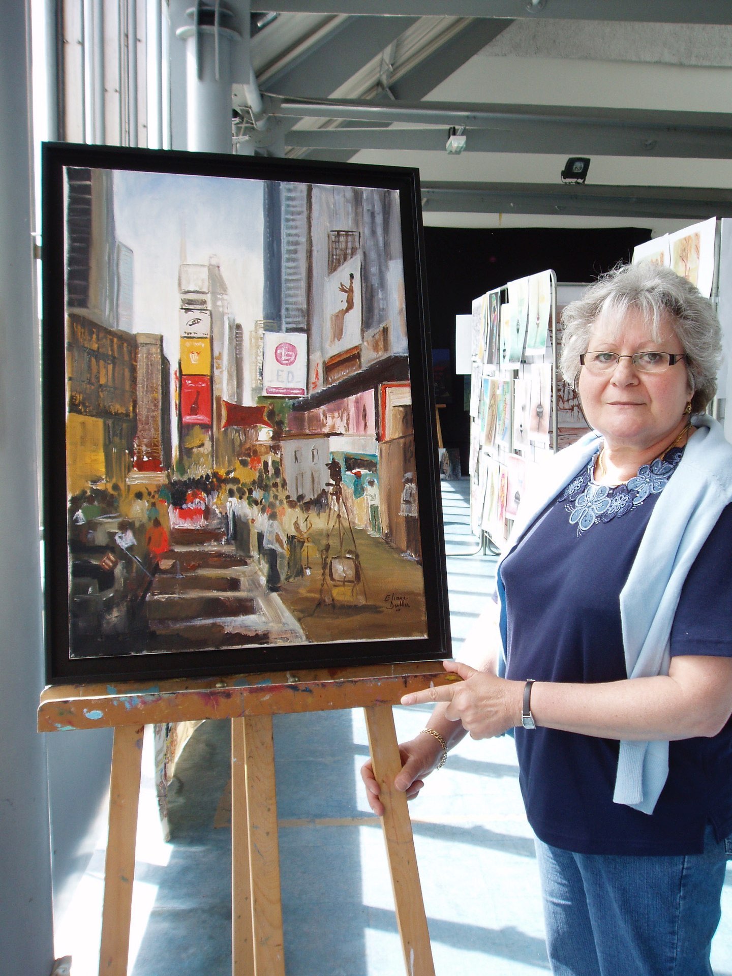 Portrait d'Eliane Desther dans son atelier